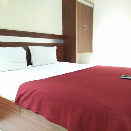 Hotel Adarsh Residency Tirupati Eksteriør billede