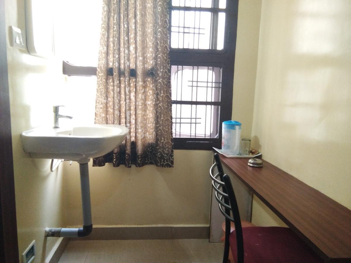 Hotel Adarsh Residency Tirupati Eksteriør billede