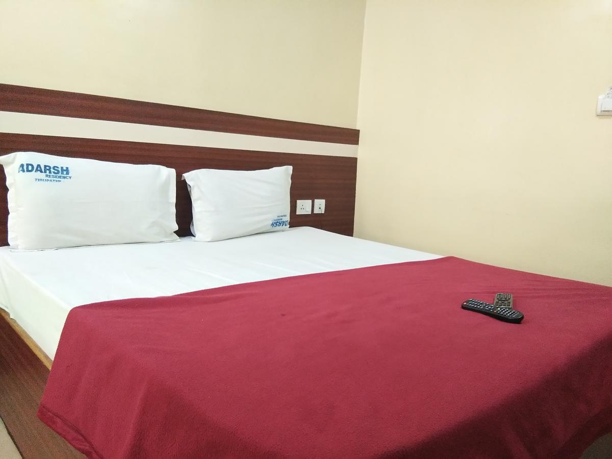 Hotel Adarsh Residency Tirupati Eksteriør billede