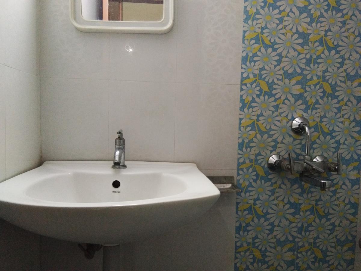 Hotel Adarsh Residency Tirupati Eksteriør billede