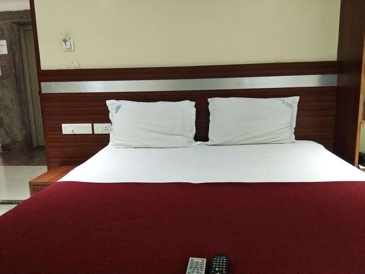 Hotel Adarsh Residency Tirupati Eksteriør billede