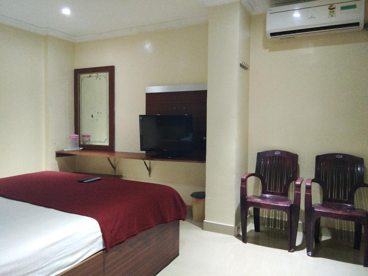 Hotel Adarsh Residency Tirupati Eksteriør billede